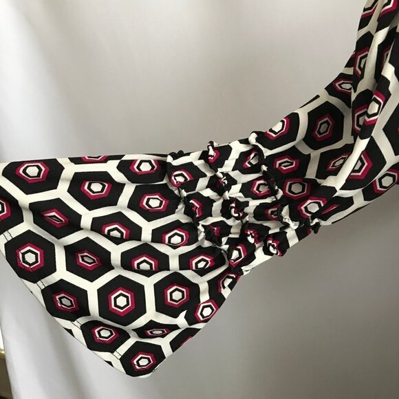 *4/$20* Sophie Max Bell Sleeve Dress - Picture 5 of 7